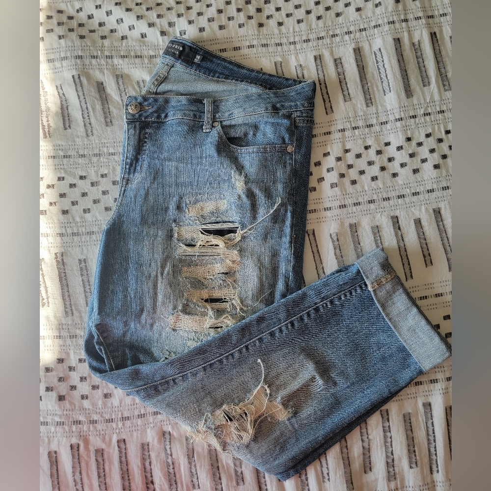 Torrid size 18 boyfriend distressed jeans
